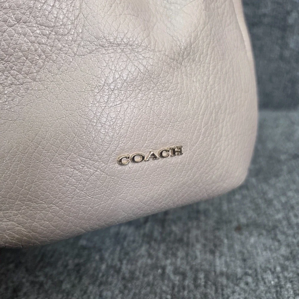 Coach Bag 26224 Madison Pebbled Leather Phoebe Shoulder Bag Taupe Preowned Clean